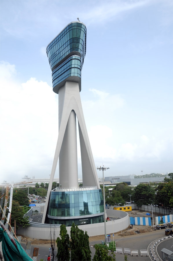 mial-air-traffic-control-tower