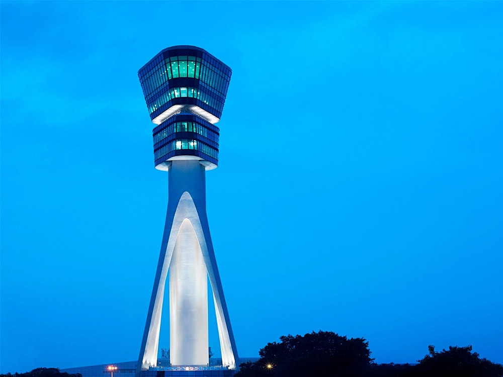 mial-air-traffic-control-tower